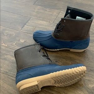 Duck boots
